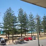 Warringa - Hosted By Burleigh Letting