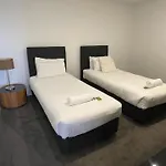 4 Bedroom Luxury Sub Penthouse Oracle Broadbeach Level 31 Magnificent Views 260M2 Family Skyhome Sleeps 8 Adults And 2 Children, Sofa Bed Portacot, High Chair Central To Everything Resort Skyhome 5 Star