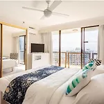 Spacious & Magnificent Views Apartment