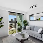 Emerald Surfers Paradise Shared Apartment