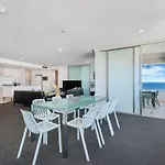 Beachside Surfers Q1 Three Bedroom Apartment