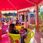 Beachfront Romantic Getaway - Surfers Paradise