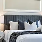 Seaclusion 5 Bed Waterfront, Sleeps 12