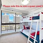 Surfers Paradise Apartment With Amazing Views