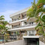 Blush On Broadbeach- Beachside And Pet Friendly, 3Rd Floor Walk Up