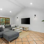 Spacious 4 Bedroom Entire Home With Pool - Robina, Gold Coast