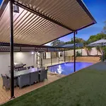 Spacious 4 Bedroom Entire Home With Pool - Robina, Gold Coast