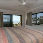 Palm Breeze - Hosted By Burleigh Letting