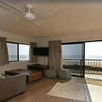 Palm Breeze - Hosted By Burleigh Letting