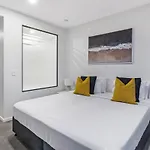 Ruby - 3 Bedroom Family Apartment With Views!