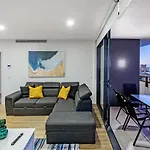 Ruby - 3 Bedroom Family Apartment With Views!