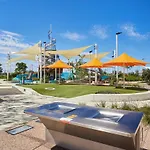 Comfort Two Bedroom Apartment Next To Water Park In Southport