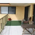 Pacific Breeze - Hosted By Burleigh Letting