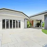 Seaclusion 5 Bed Waterfront, Sleeps 12