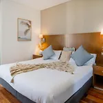1Br Sky Rise Surfers Stunner