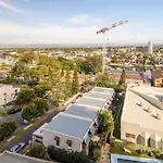 1Br Sky Rise Surfers Stunner