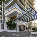 1Br Sky Rise Surfers Stunner