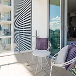 1Br Sky Rise Surfers Stunner