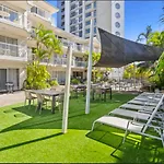 Outrigger Burleigh