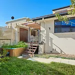 Large, Light, Dog Friendly Home 600M To Burleigh Beach