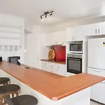 Large, Light, Dog Friendly Home 600M To Burleigh Beach