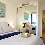 Modern 1 Brm Apartment With Pool Close To Beach