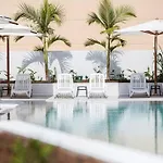 Modern 1 Brm Apartment With Pool Close To Beach