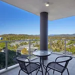 Two Bedroom Apartment In Robina Center
