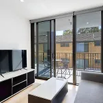 One Bedroom Apartment In Center Surfers Paradise