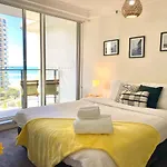 Ocean View 2Br Main Beach Getaway