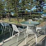 Teenamara On Burleigh - Hosted By Burleigh Letting