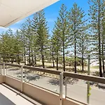 Teenamara On Burleigh - Hosted By Burleigh Letting