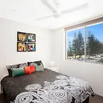 Teenamara On Burleigh - Hosted By Burleigh Letting