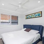 Stunning 4Br House With Pool & Waterfront View