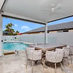 Stunning 4Br House With Pool & Waterfront View