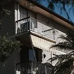 Breezy Bohemian Abode - Minutes From Burleigh Beach
