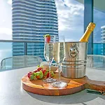 Broadbeach Exclusive - Sky High Luxury At Oracle