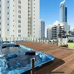 Deluxe Twin Studio In Surfers Paradise - Coasthm