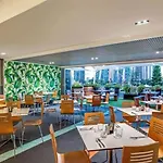 Deluxe Twin Studio In Surfers Paradise - Coasthm