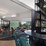 Deluxe Twin Studio In Surfers Paradise - Coasthm