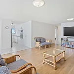 Ambassador Beachfront Apartments - Hosted By Burleigh Letting