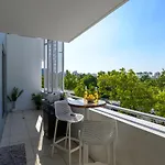 Luxury Stays Varsity-Robina-Bond