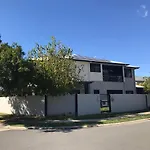 Luxury House In Heart Of Hopeisland