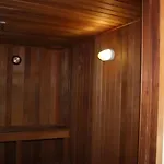 Glam & Stylish Broadbeach 2Br Apartment