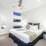 Large Spacious 4Br4B Surfers Villa With Pool 1