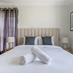 Luxury 5Br Retreat Family House With Pool In Gc