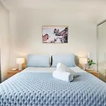 Broadbeach On The Park 2-Bedroom
