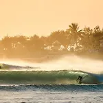 Surf Shack In Iconic Rainbow Bay - Coolangatta Qld