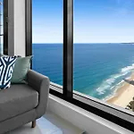 Oceanfront 2-Bed With Spectacular View, Pool & Gym