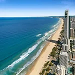 Oceanfront 2-Bed With Spectacular View, Pool & Gym